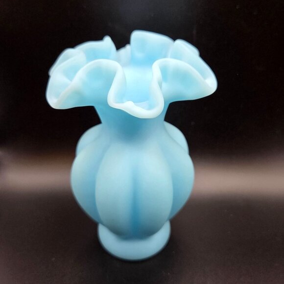 Vintage Fenton Blue Satin Glass 5.5" Melon Vase Ruffled Edge - Picture 10 of 11